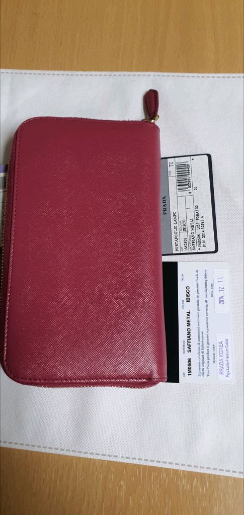 프라다 사피아노 장지갑 핑크 정품A급(보증서O)구찌프라다루이비통디올고야드샤넬셀린느보테가생로랑발렌시아가버버리가방--2