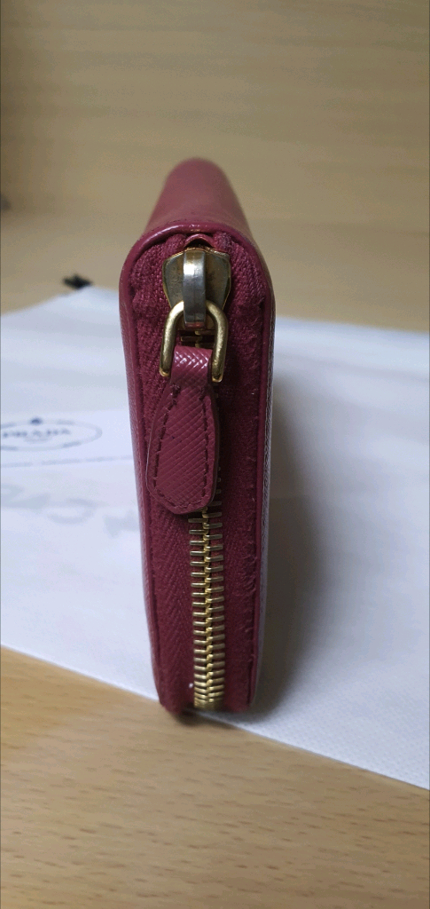 프라다 사피아노 장지갑 핑크 정품A급(보증서O)구찌프라다루이비통디올고야드샤넬셀린느보테가생로랑발렌시아가버버리가방--7