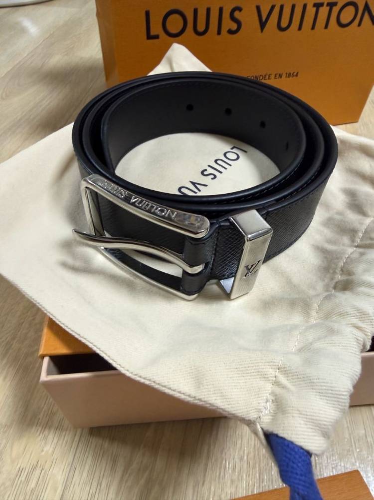 루이비통 퐁뇌프 벨트 M8201 BL90사이즈 팝니다--1
