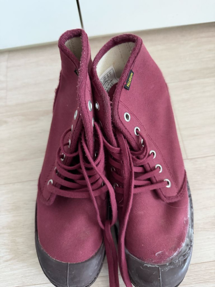 Palladium 팔라디움 팜파 하이 캔버스 부츠 235거의 쓸 것인데 왼쪽은 벌어진 틈에 본들을 조금 붙인 자국이 이미지
