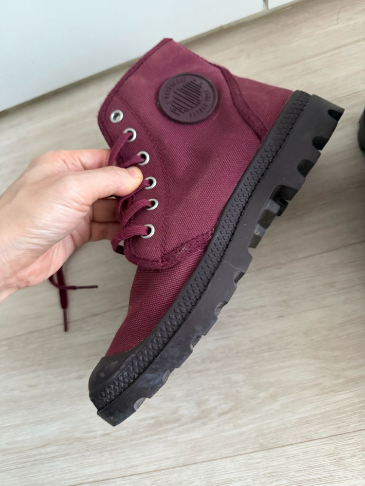 Palladium 팔라디움 팜파 하이 캔버스 부츠 235거의 쓸 것인데 왼쪽은 벌어진 틈에 본들을 조금 붙인 자국이 이미지
