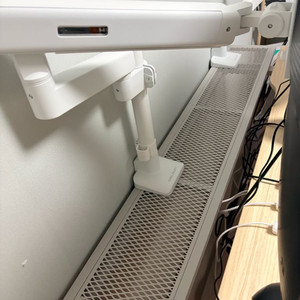 카멜마운트 싱글 모니터암 화이트 폴타입 mss2p