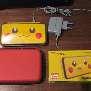 닌텐도 2ds xl 포켓몬 피카츄 에디션 커펌 풀박스 팝니다.