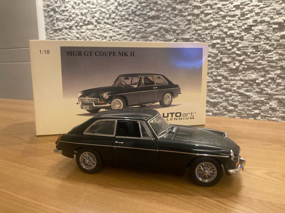 1/18 오토아트 1969mgb gt쿠페 다이캐스트 이미지