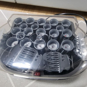 예스뷰티 헤어롤 세트입니다사용감 거의 없어요- 온도 센서가 부착되어 있어 안전하게 스타일 연출이 가능합니다-