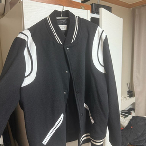 생로랑 바시티자켓