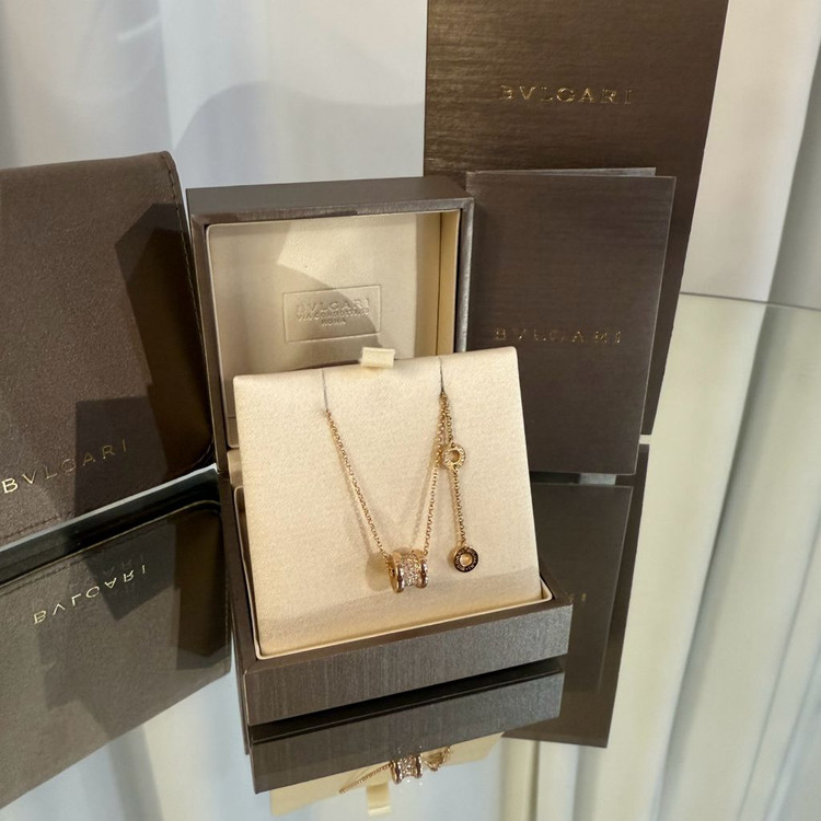 불가리 다이아 비제로원 18K 골드 목걸이--2