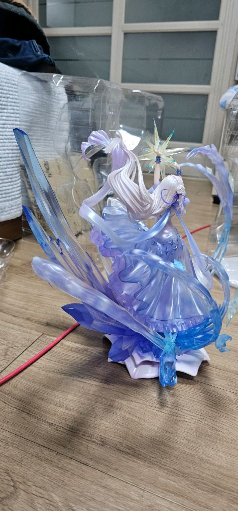 이스트림 리제로 Crystal Dress 에밀리아 피규어 팝니다(정품) 이미지