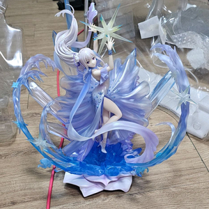 이스트림 리제로 Crystal Dress 에밀리아 피규어 팝니다(정품) 이미지