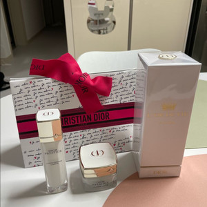 디올 로드비 라로션 새상품 택포(매장가988,000원)