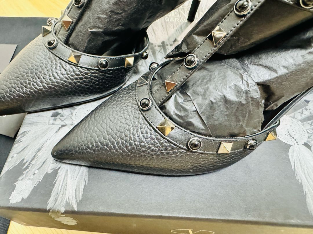 [정품] 발렌티노 가라바니 락스터드 앤 노아(NOIR) 펌프스 힐--3