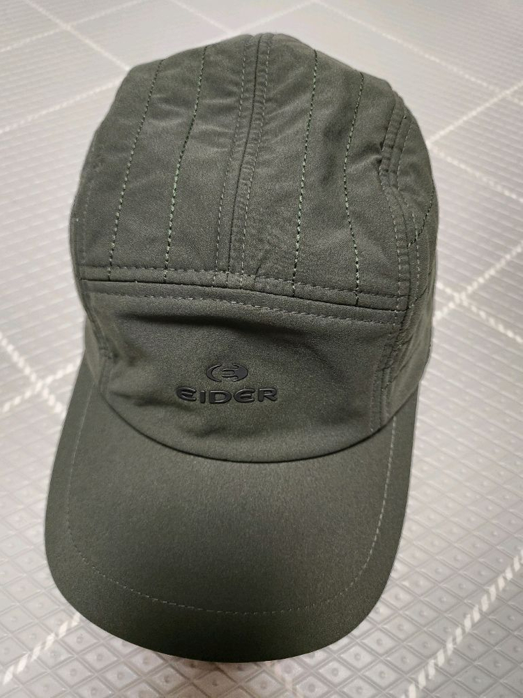 새상품급)패딩 퀼팅 5패널 캡 (Khaki)한번 쓰고 세탁해서 보관중이에요여러 중고사이트에도 같이 판매하고 있어서--4