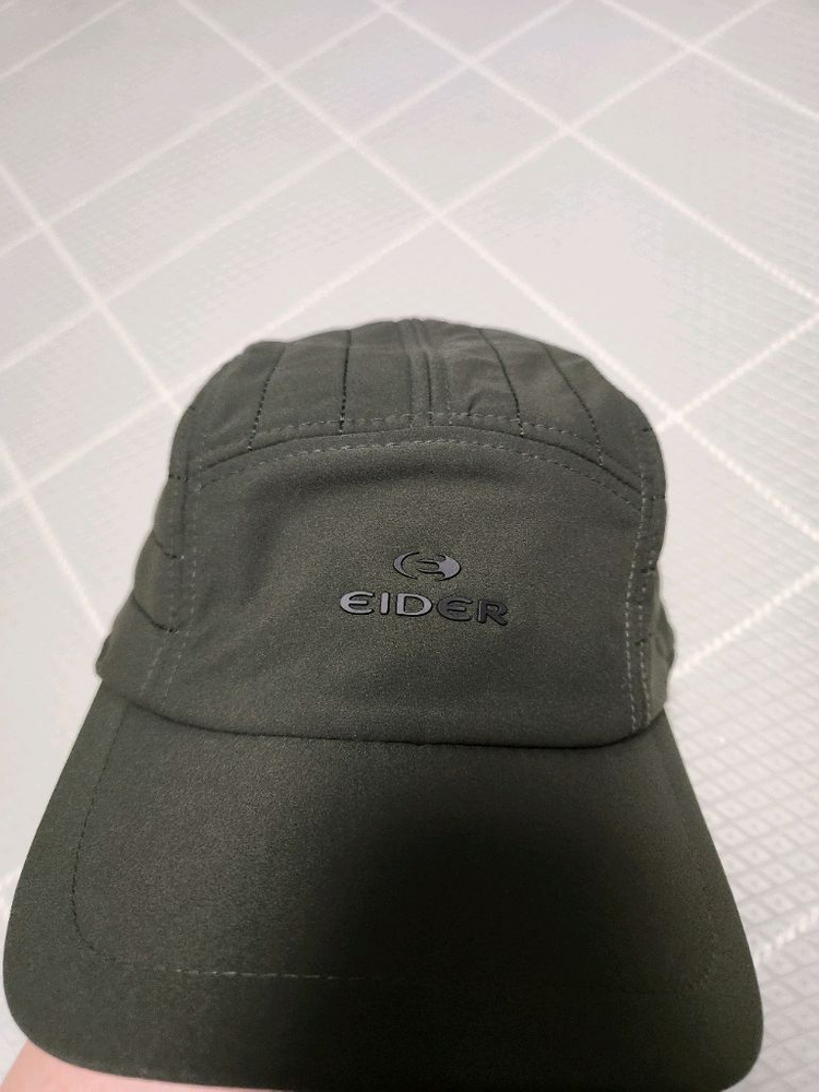 새상품급)패딩 퀼팅 5패널 캡 (Khaki)한번 쓰고 세탁해서 보관중이에요여러 중고사이트에도 같이 판매하고 있어서--7