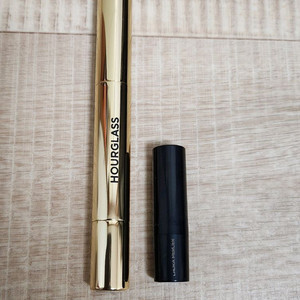 아워글래스 글로시밤 쓰릴 팝니다