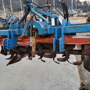 인삼 두둑성형기