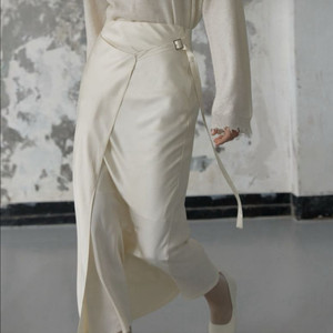 <새상품> 새틴 롱 스커트 2color