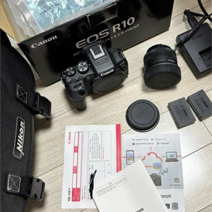 최상급 보증O / 캐논 카메라 r10 + 18-45 렌즈 풀박스(배터리 2개+니콘 가방 포함)