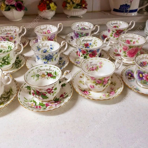 영국로얄알버트 먼슬리 월별찻잔1월~12월(1조값)미사용새것