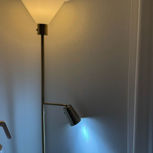 FLUGBO 플루그보 상향식플로어스탠드/독서등 조명 +전구여분