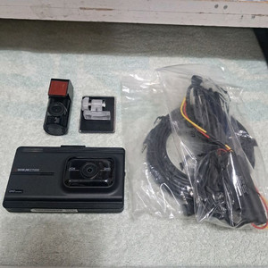 아이나비 Z7000 .블랙박스 QHD 64G