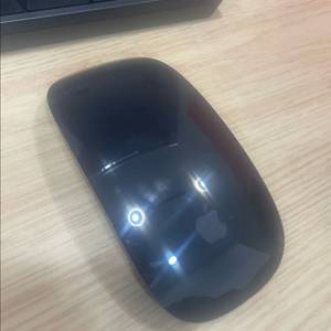 매직마우스2 스페이스그레이 라이트닝 본체만. 사용 그냥 새거에서 사용안하고 보관만함..
