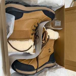 UGG 여성 아디론닥 부츠 III 245 CHE 새상품
