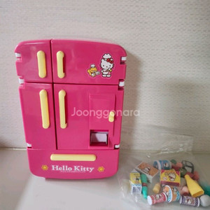 헬로키티 냉장고 보관함 소품 포함