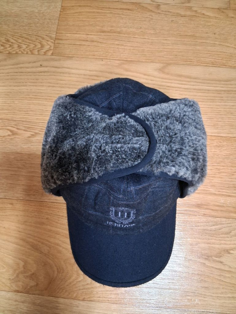 모자 따뜻해요 필요하신 분들은 편하게 보세요 10000--1