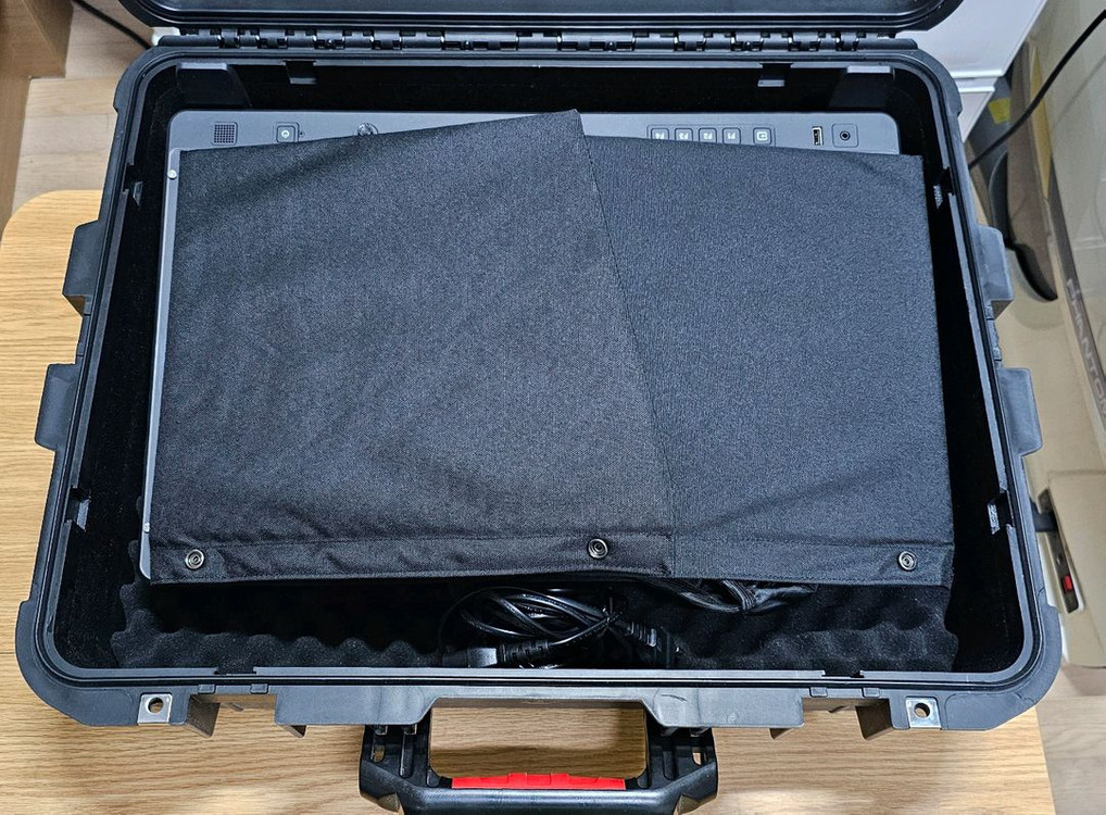 OSEE MEGA 22S 오씨 메가 1500nits 필드모니터 22인치--2