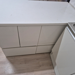 3/1아일랜드 식탁과 원목 나무의자 세트