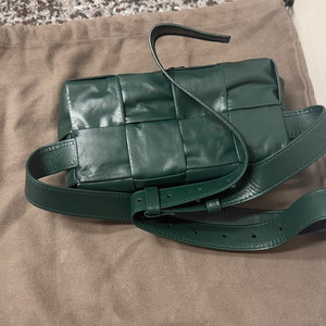 보테가베네타 카세트 벨트백 완전 새상품 미사용