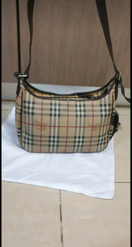 버버리 포켓 메신저백 남녀공용--2