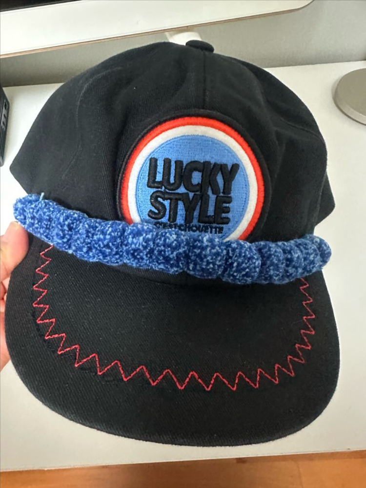 럭키슈에트 폼폼 스냅백--1