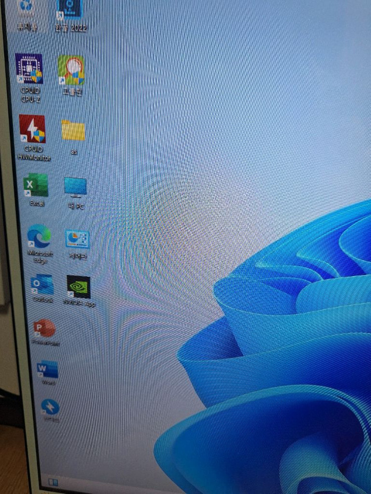 게임용 PC 컴퓨터 본체 라이젠 5700X RTX 2060 배그 오버워치 로아 게이밍 데스크탑--2