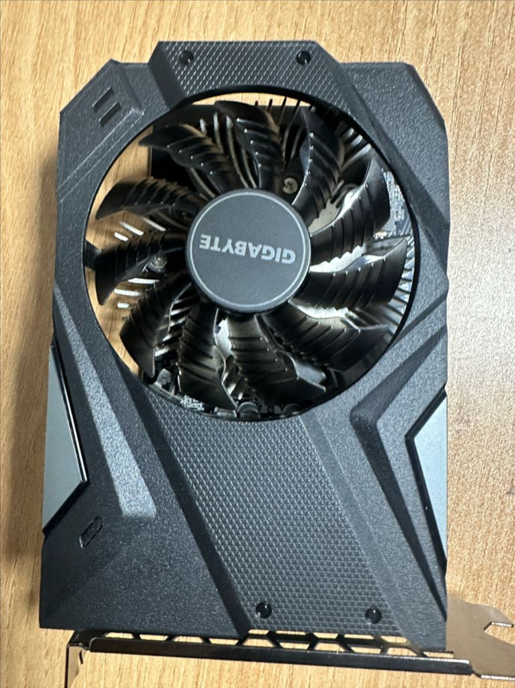 RX 560 그래픽카드 gigabyte 1650--1