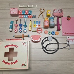 [청진기 추가포함] 딸기 원목 병원놀이 치과놀이 소꿉놀이 유아 장난감