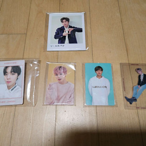 왕과사는남자 단종 배우 박지훈 워너원 활동시절 공식포카 및 기타굿즈 판매