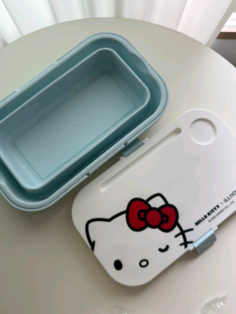 일리윤 헬로키티 콜라보 폴딩박스 새상품--4