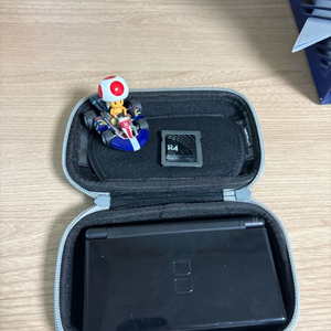 닌텐도 DS Lite 블랙 + R4칩 이미지