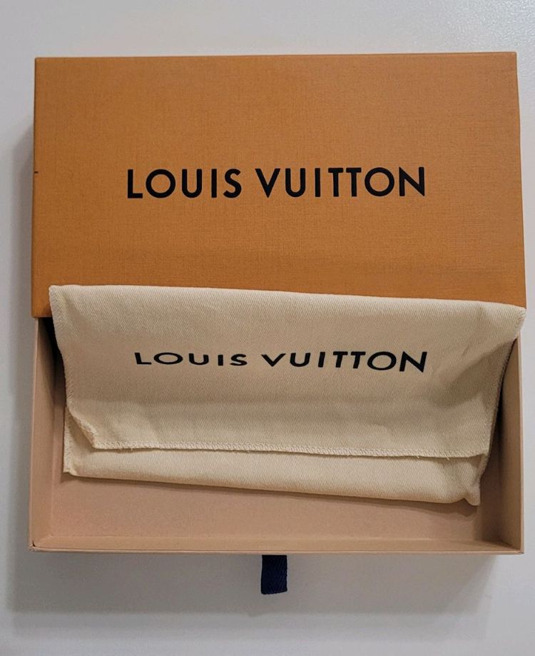 루이비통 장지갑(한정판)--1