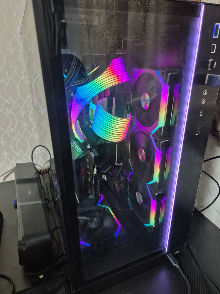 5800x3d 리안리 반본체 팝니다 이미지