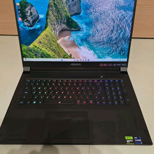 게이밍 노트북 어로스 17X 2024모델. RTX 4090, 램 64기가 팝니다.