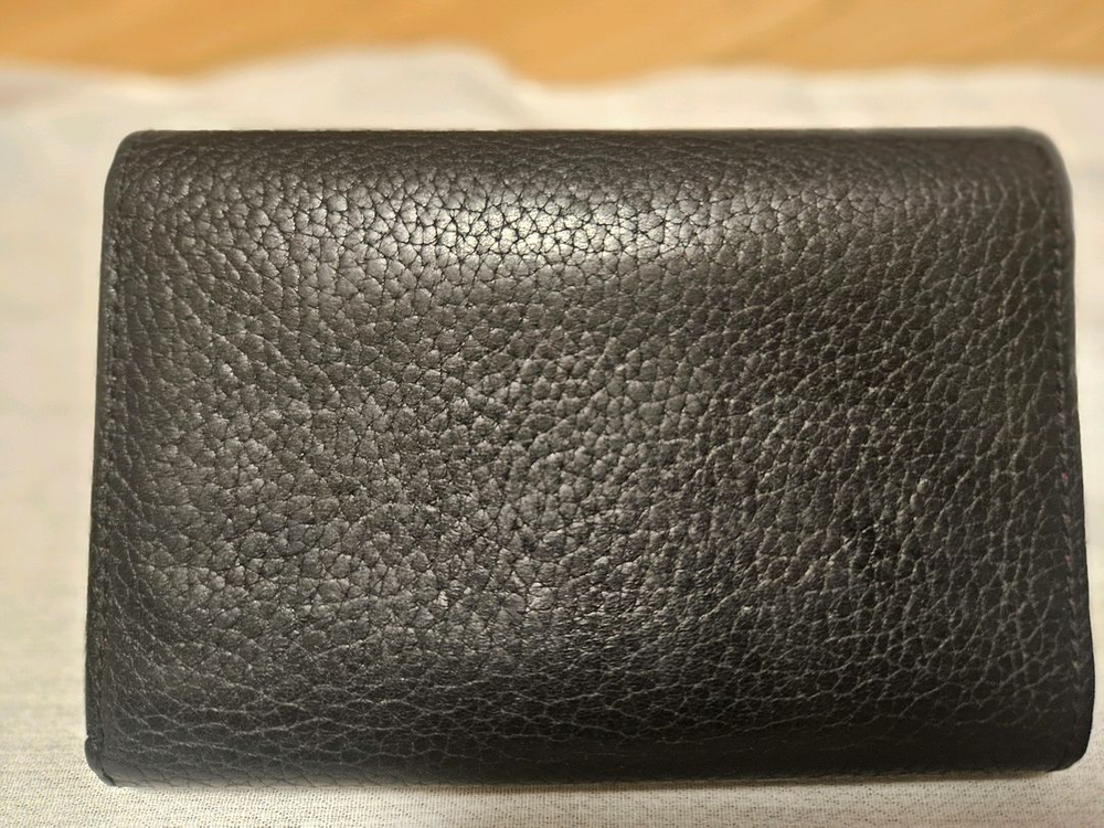 루이비통 카퓌신 반지갑(블랙-로즈누아 투톤)--1