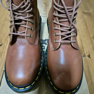 닥터마틴 8홀 브라운 부츠