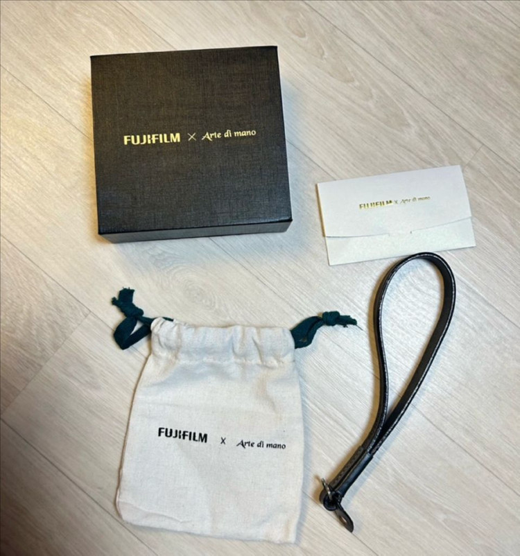 후지필름 프리미엄 코모도 핸드스트랩--0