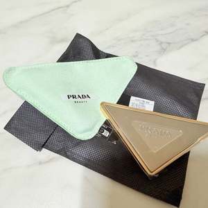 프라다 로고 트라이앵글 미러 (새상품)