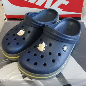 크록스 정품 230 거의 새거 지비츠포함