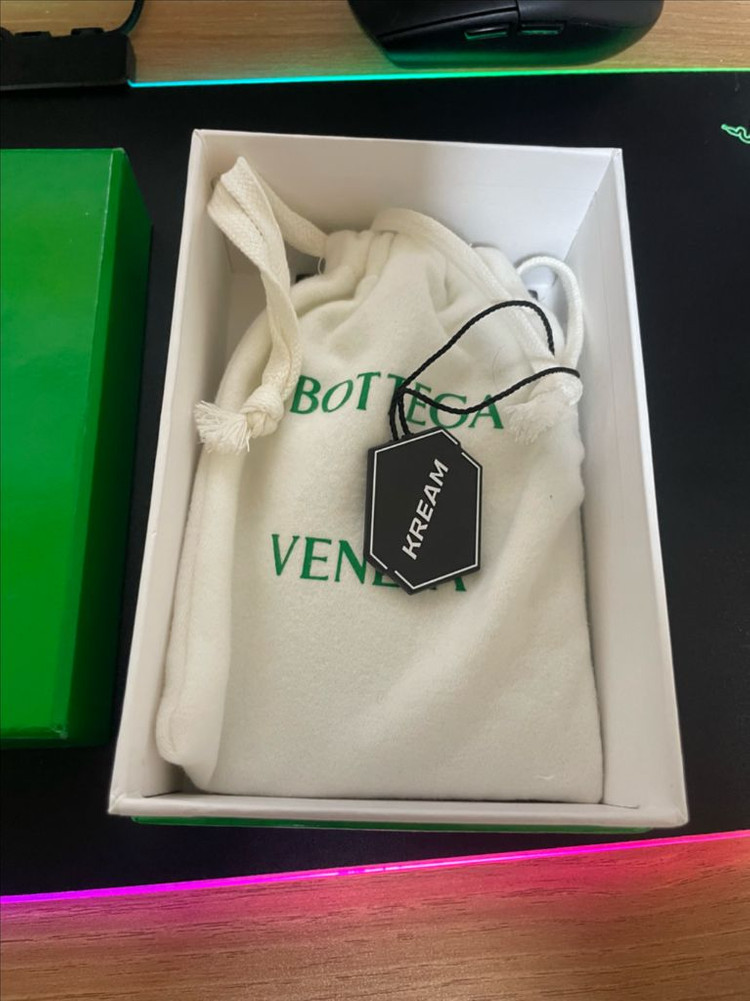 보테가 베네타 플랩카드지갑--1