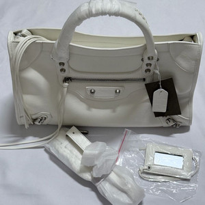 새상품>모터시티백 화이트