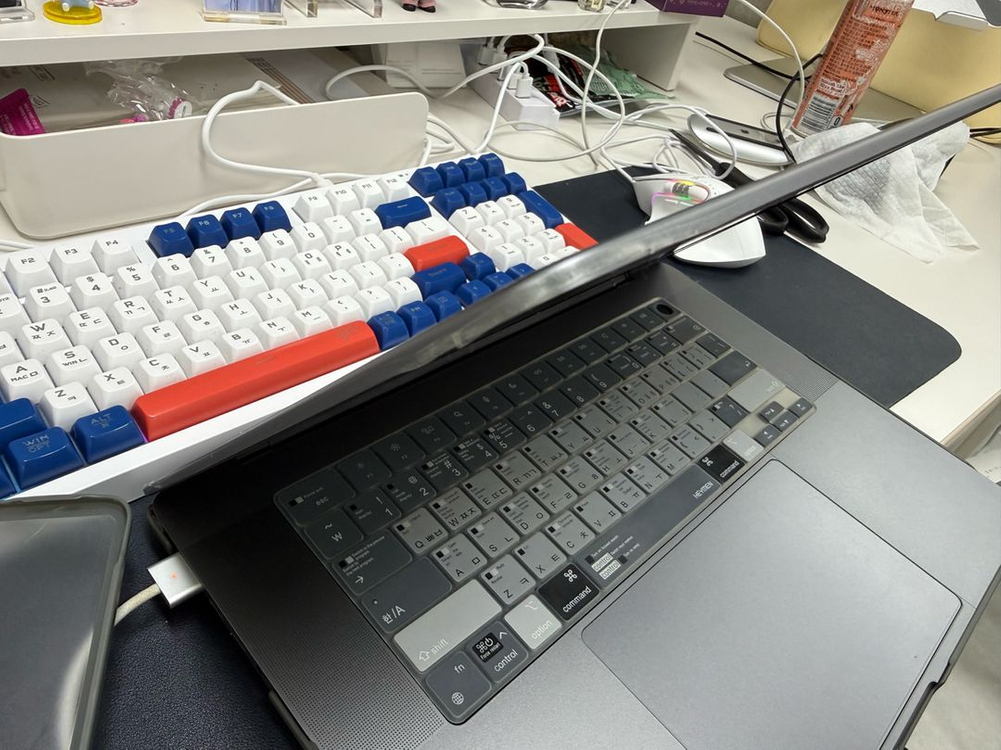 애플 맥북프로 16인치 M1 16기가/1테라(사이클 40,성능98%) 마우스 키보드 포함--2